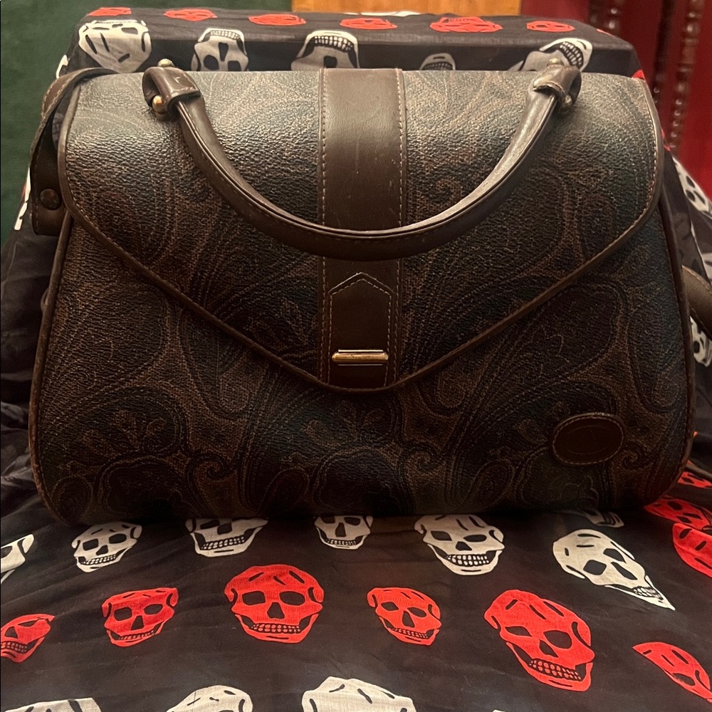 Vintage Liz Claiborne Elegant Brown Leather Shoulder Bag